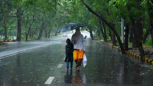 North Bengal flood threat: Mamata sending high-level delegation to area