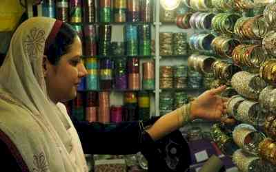 Bangle ban: Karnataka govt says guidelines issued by Centre