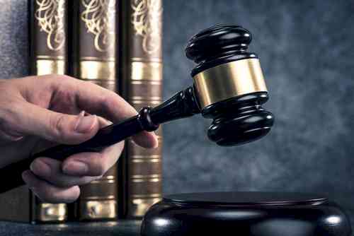 Bengal: Bar association boycotts district judge's court for sending clerk to judicial custody