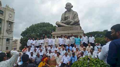 K’taka BJP decides to boycott assembly session, stages protest at Vidhana Soudha over MLAs suspension