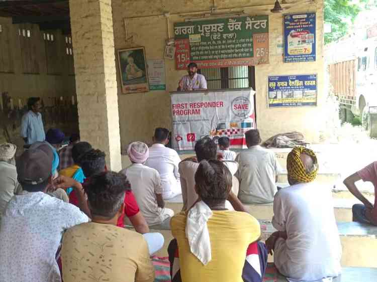 108 Ambulance organises First Responder Program for truck drivers of Truck Operator Association at Dhanaula