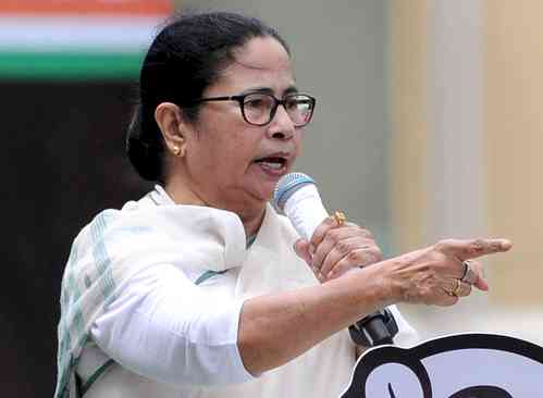 Fake ID cards of security agencies recovered from armed man nabbed near Mamata's residence