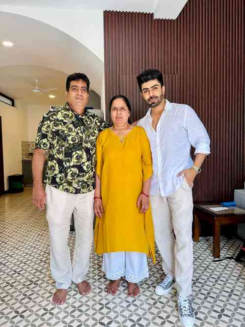 'Bhagya Lakshmi' actor Akash Choudhary gifts parents their dream home