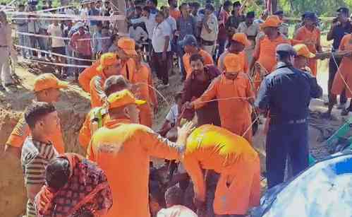 Four-year-old who fell into a borewell in Nalanda, successfully rescued