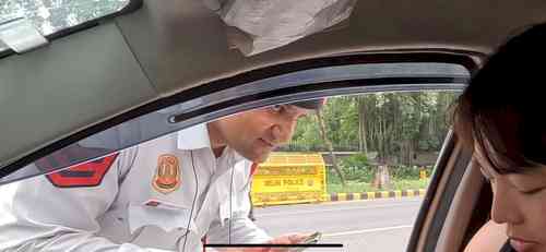 2 Delhi traffic cops suspended after Korean YouTuber uploads video of them extorting Rs 5K