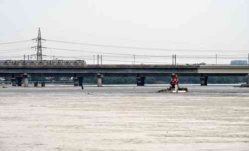 Delhi: Yamuna flowing above danger mark, water level reaches 206.35m
