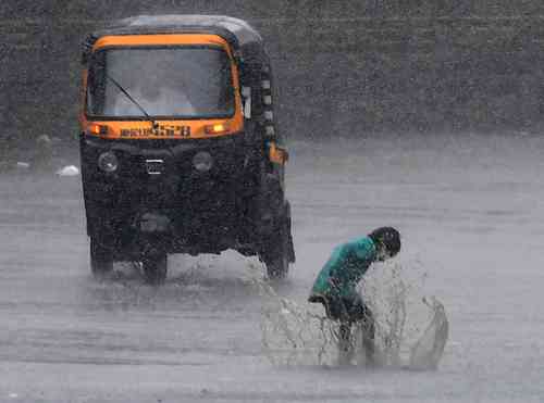 Orange alert issued for Mumbai, 7 other districts for Tuesday