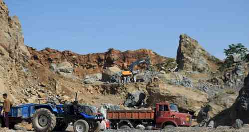 Illegal stone quarries in Sopore shut, but safety still takes a back seat