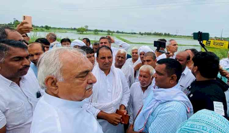 सरकार ने बाढ़ पीड़ितों को अपने हाल पर छोड़ा, नहीं की कोई मददः पूर्व मुख्यमंत्री हुड्डा