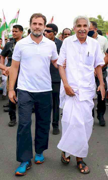 Kerala needs more people like Oommen Chandy, says Rahul Gandhi