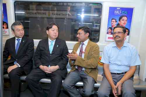 Japanese Foreign Minister travels in Delhi Metro from Central Secretariat to Chawri Bazaar