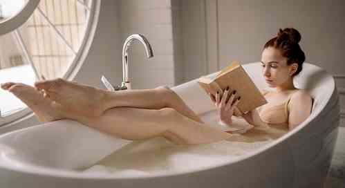 Harnessing the healing power of hot water baths