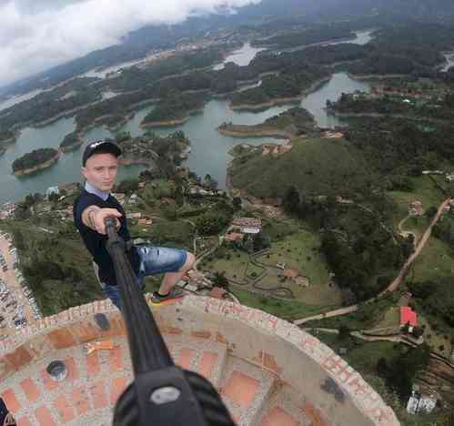 Daredevil known for stunts dies after falling from top of 68-storey HK skyscraper