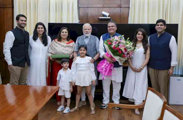 MP Arora along with family members call upon PM