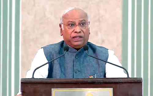 Kharge to hold meeting with TN, Karnataka leaders to discuss 2024 LS poll preparedness