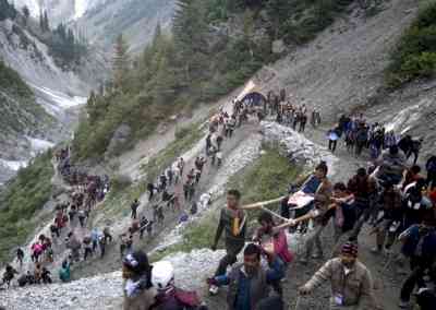 6,000 perform Amarnath Yatra on 31st day, total crosses 3.97 lakh