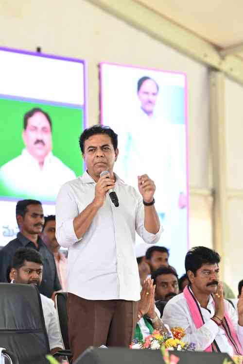 Telangana marching ahead as it is free from communal problems: KTR