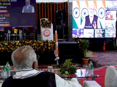 Haryana CM thanks Modi for opting 15 railway stations for modernisation