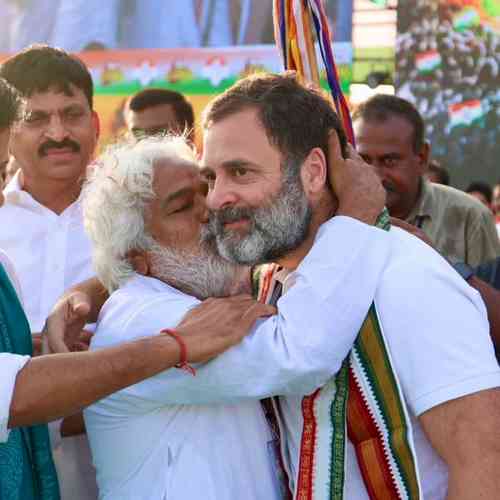 Kharge, Rahul, Priyanka condole death of Gaddar