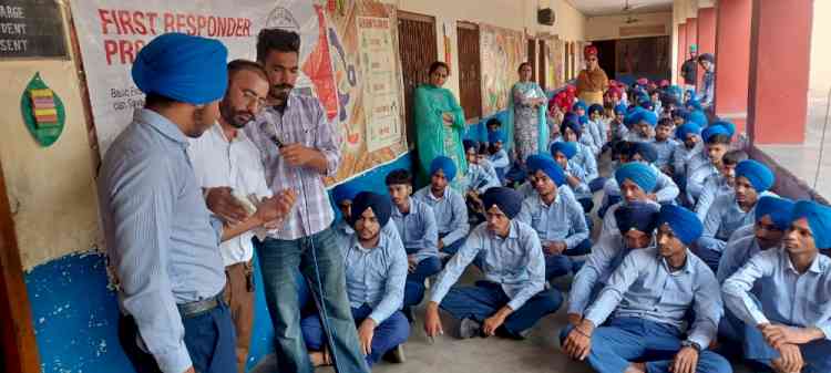 108 Ambulance organizes First Responder Program for the students of Shri Guru Hargobind Sr. Sec. School