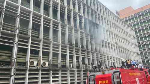 Fire breaks out in Delhi AIIMS, 8 fire tenders rushed