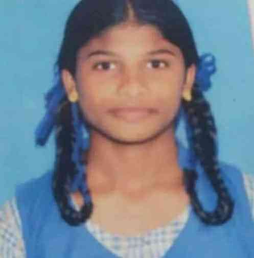 Schoolgirl collapses while singing national anthem, dies before reaching hospital in K’taka