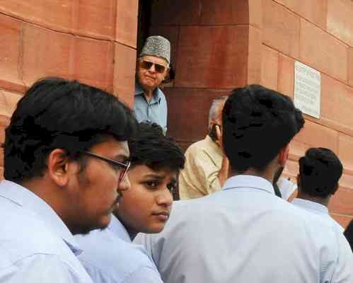 No confidence motion discussion: Farooq Abdullah says PM doesn't represent one colour, Shiv Sena MP recites Hanuman Chalisa