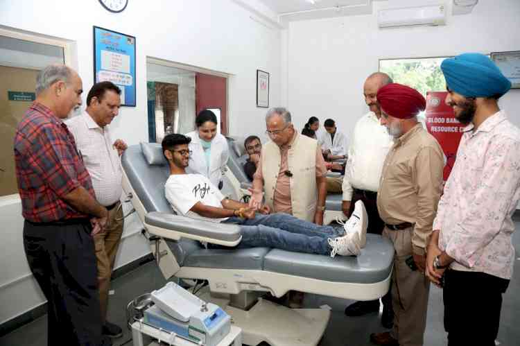 Concessional blood platelets service for poor by Rotary