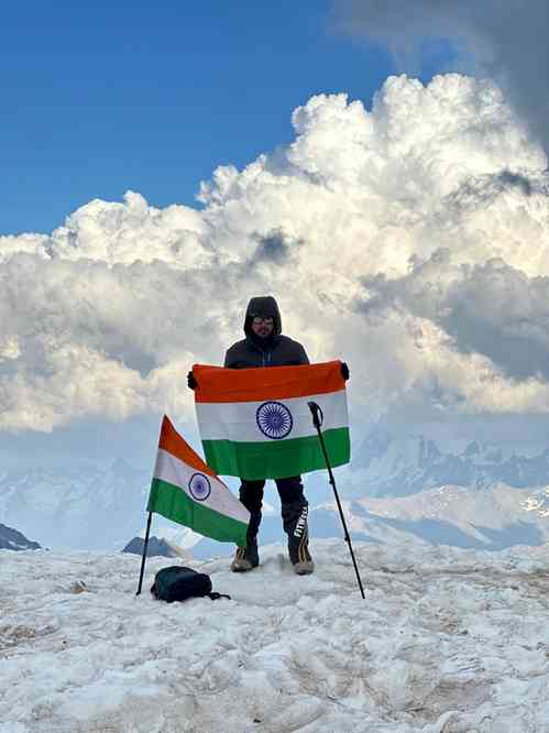 Punjab Police officer hosts tricolour on Mount Elbrus - the roof of Europe