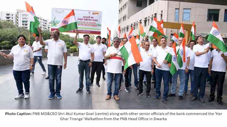 PNB kicks off the ‘Har Ghar Tiranga’ Walkathon from its Head office  