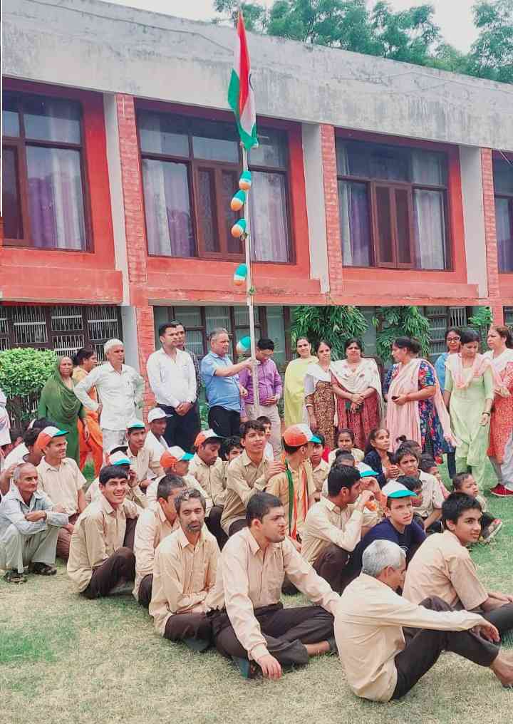 अर्पण के दिव्यांग बच्चों ने मनाया देश की आजादी का उत्सव