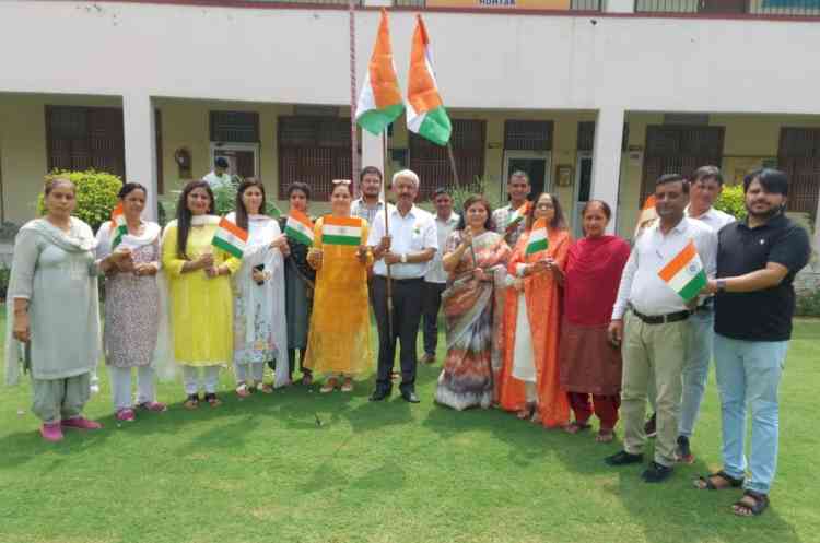 गौड़ ब्राह्मण शिक्षण महाविद्यालय में ध्वजारोहण किया गया