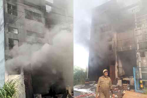 5 firemen injured in Delhi factory blaze
