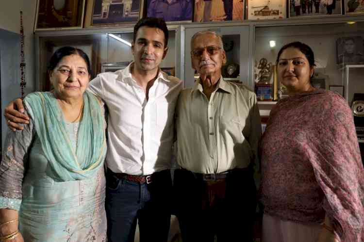 Reel Life Lt. Triveni Singh meets the Real life family of the Ashok Chakra bearer Braveheart