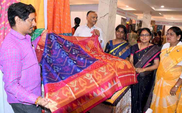Handloom Expo & Knowledge sharing session held at FTCCI