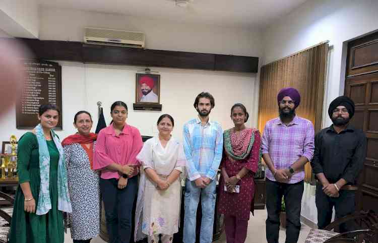 Student of Lyallpur Khalsa College performed excellently in GNDU Exams