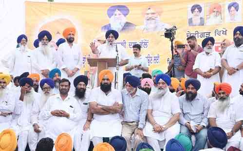 Don’t let AAP men enter villages till farmers get relief: Sukhbir Badal