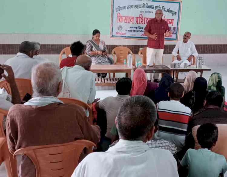 गांव चांदी में किसान जागरूकता शिविर आयोजित