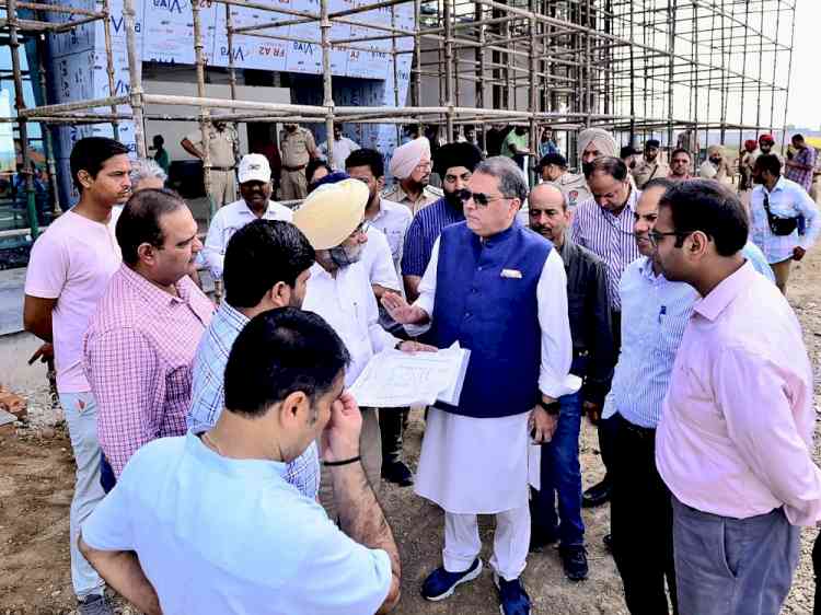 MP Arora takes stock of Development projects in Ludhiana with District Administration