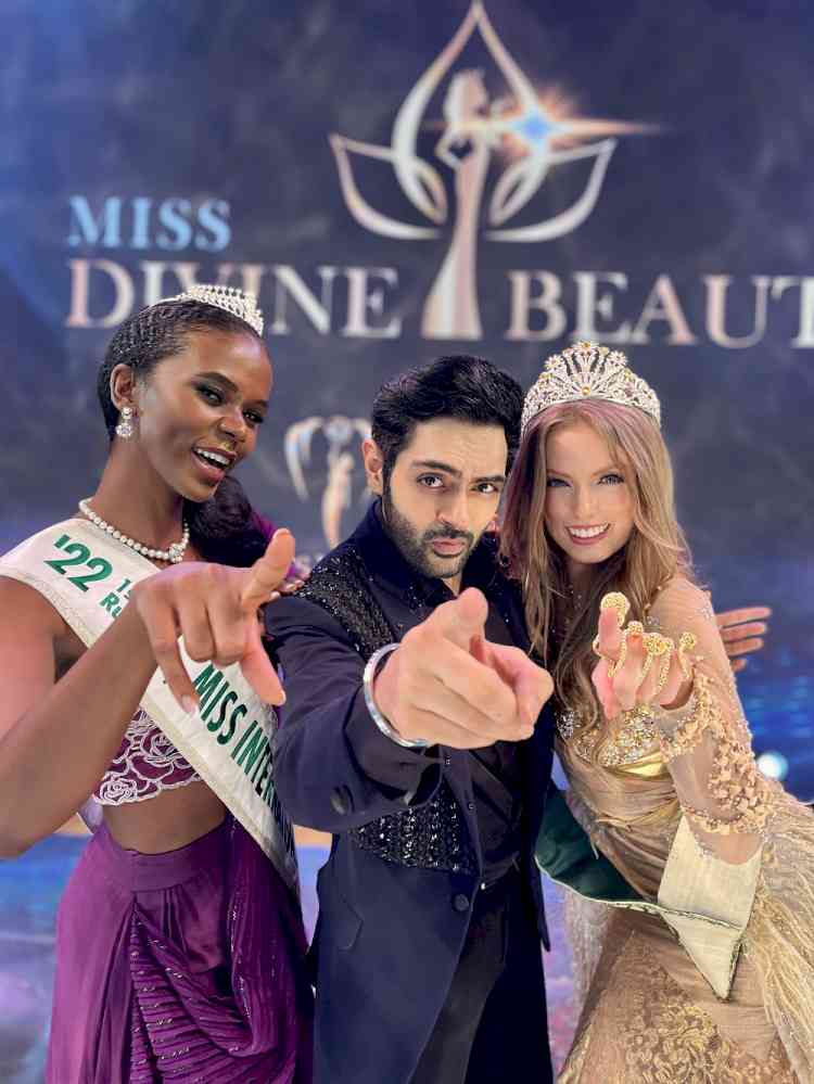 Karan Singh Chhabra hosts Miss India - Earth beauty pageant