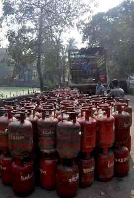 Union Cabinet approves Rs 200 cut in LPG cylinders