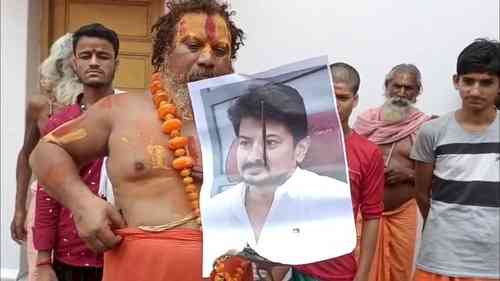 Ayodhya saint conducts symbolic beheading of Udhayanidhi Stalin over his Sanatan Dharma remarks