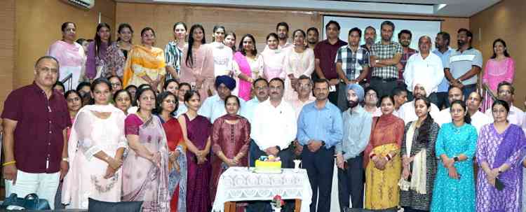 Student Welfare Committee of Doaba College  celebrated Teachers' Day