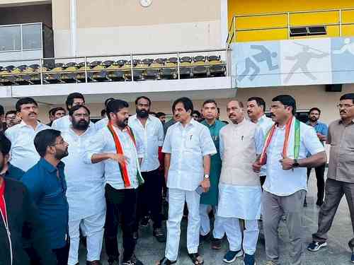 Venugopal in Hyderabad to review arrangements for CWC meet, rally