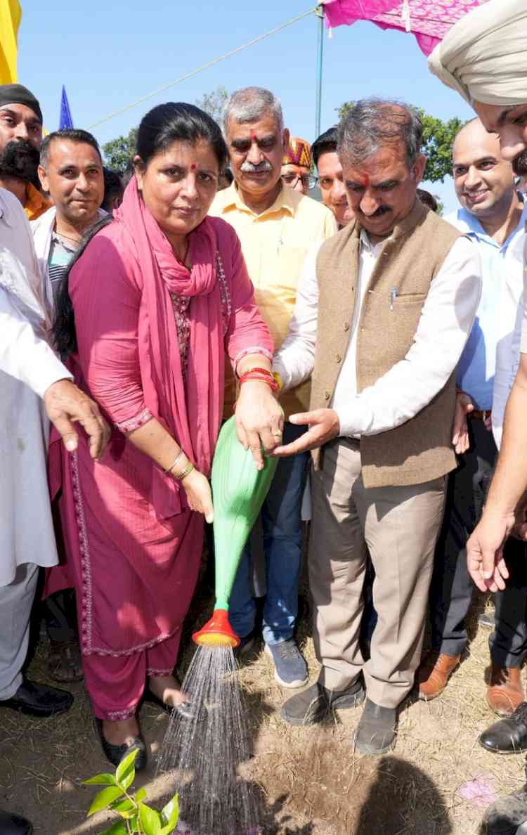 No special help released by center to Himachal: CM