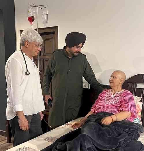 Navjot Sidhu shares determination of wife battling cancer