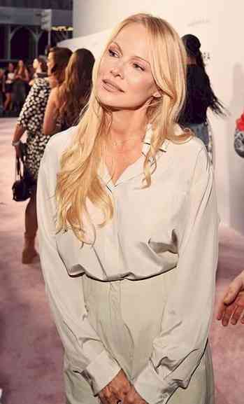 Pamela Anderson needs 'two hours' to apply her 'natural' look