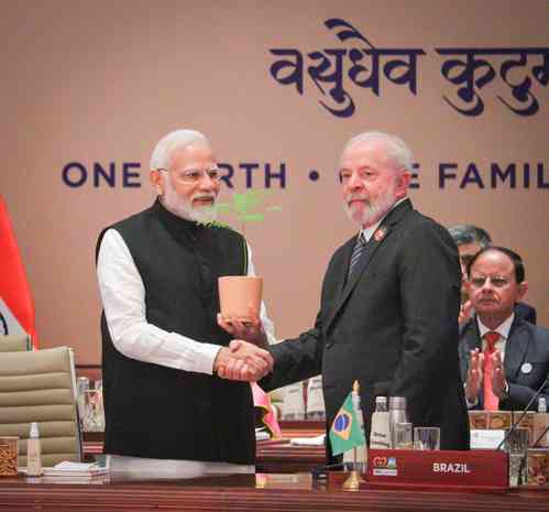 PM Modi announces closure of Delhi G20 Summit, hands over ceremonial gavel to Brazil Prez