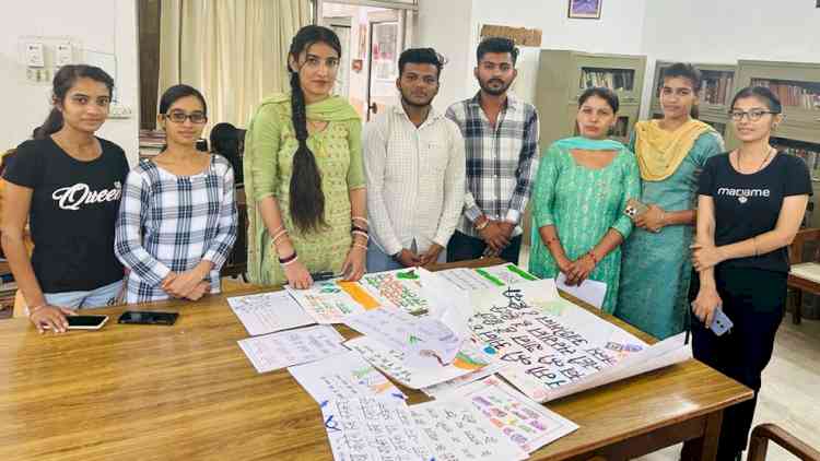 हिंदी दिवस पर स्लोगन और निबंध लेखन प्रतियोगिता आयोजित