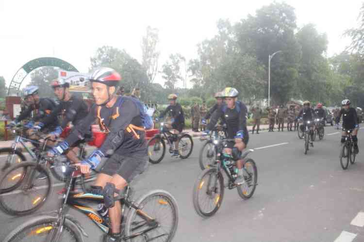 Cycle expedition by Golden Arrow Division